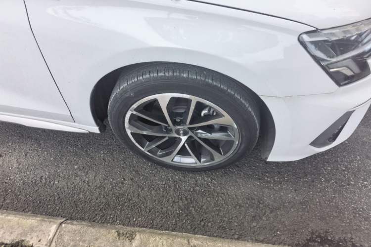 Used Audi A3 2021 A3L Limousine 35 TFSI Progressive Sport Edition Right Front Wheel Hub