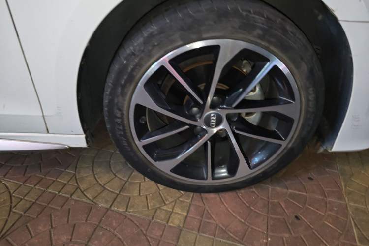 Used Audi A3 2021 A3L Limousine 35 TFSI Progressive Sport Edition Right Front Wheel Hub