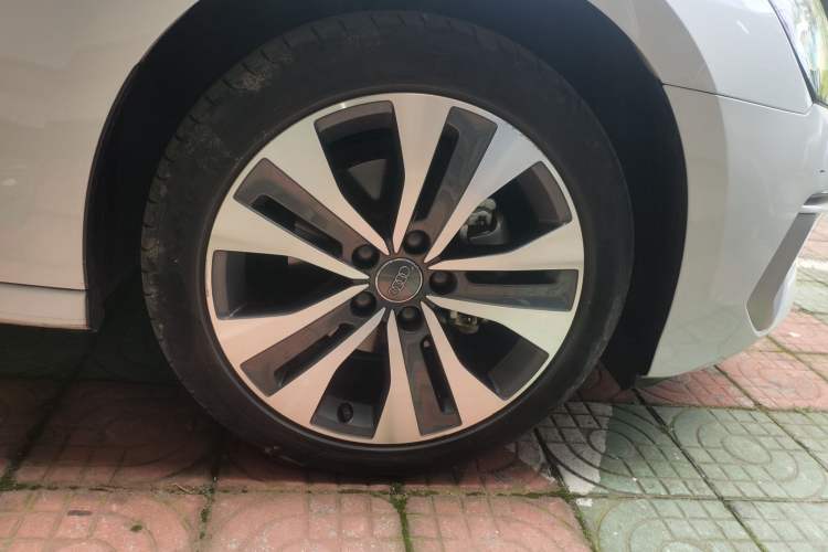Used Audi A3 2021 A3L Limousine 35 TFSI Ambition Style Edition Right Front Wheel Hub