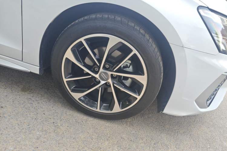 Used Audi A3 2021 Sportback 35 TFSI Advanced Sport Edition Right Front Wheel Hub