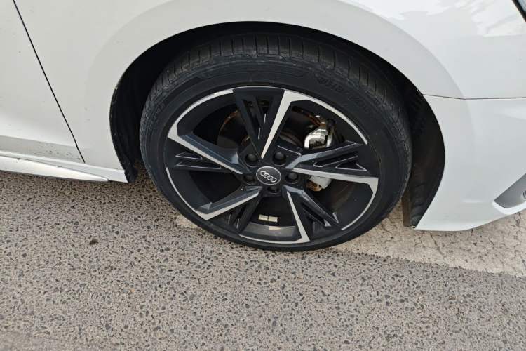 Used Audi A3 2021 Sportback 35 TFSI Fashionable Sports Model Right Front Wheel Hub
