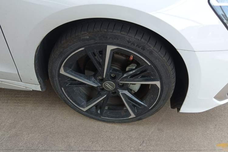 Used Audi A3 2021 Sportback 35 TFSI Fashionable Sports Model Right Front Wheel Hub