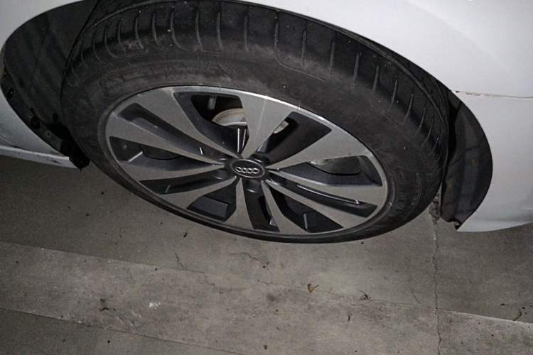 Used Audi A3 2021 A3L Limousine 35 TFSI Ambition Style Edition Right Front Wheel Hub