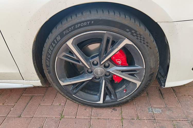 Used Audi A3 2021 Sportback 35 TFSI Fashionable Sports Model Right Front Wheel Hub