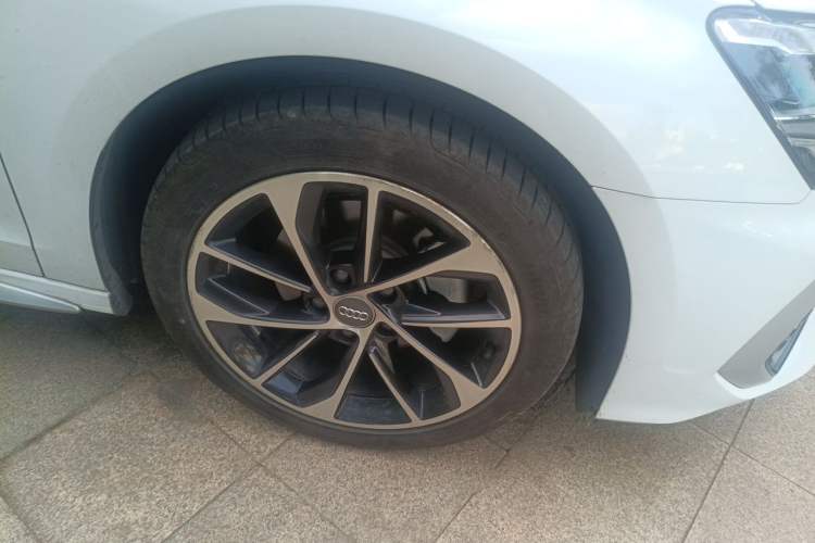 Used Audi A3 2021 A3L Limousine 35 TFSI Progressive Sport Edition Right Front Wheel Hub