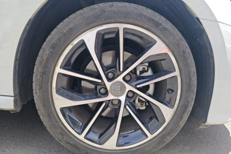 Used Audi A3 2021 Sportback 35 TFSI Advanced Sport Edition Right Front Wheel Hub