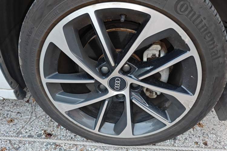 Used Audi A3 2021 A3L Limousine 35 TFSI Progressive Sport Edition Right Front Wheel Hub