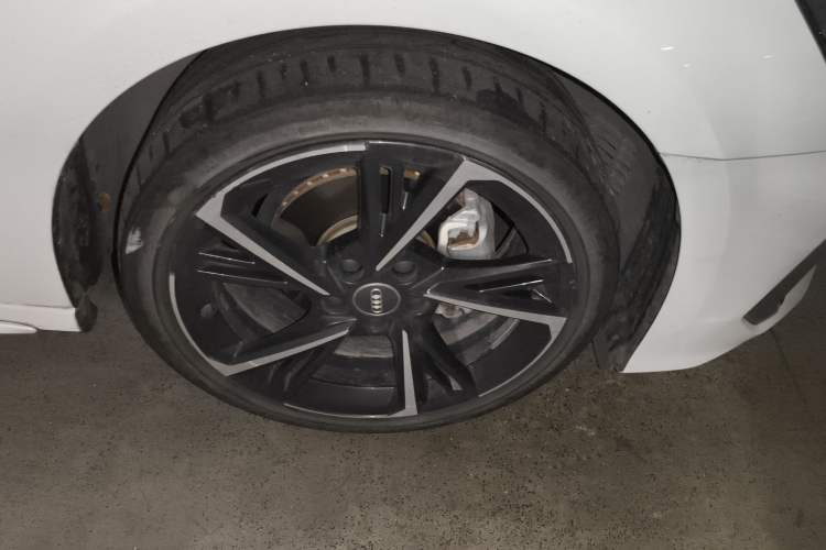 Used Audi A3 2021 Sportback 35 TFSI Fashionable Sports Model Right Front Wheel Hub