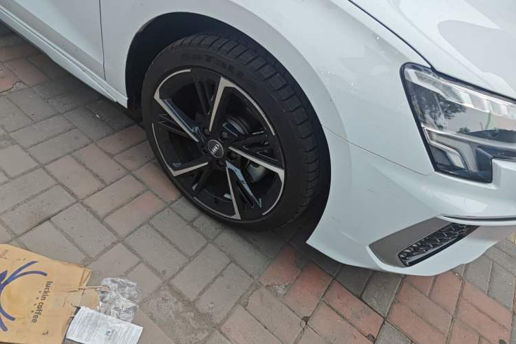 Used Audi A3 2021 A3L Limousine 35 TFSI Progressive Sport Edition Right Front Wheel Hub