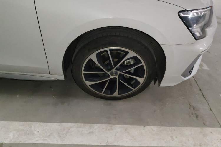 Used Audi A3 2021 A3L Limousine 35 TFSI Progressive Sport Edition Right Front Wheel Hub