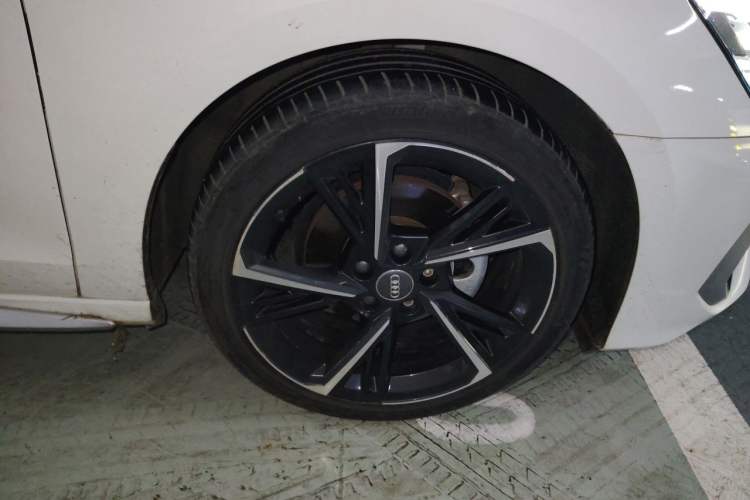 Used Audi A3 2021 A3L Limousine 35 TFSI Fashion Sport Model Right Front Wheel Hub