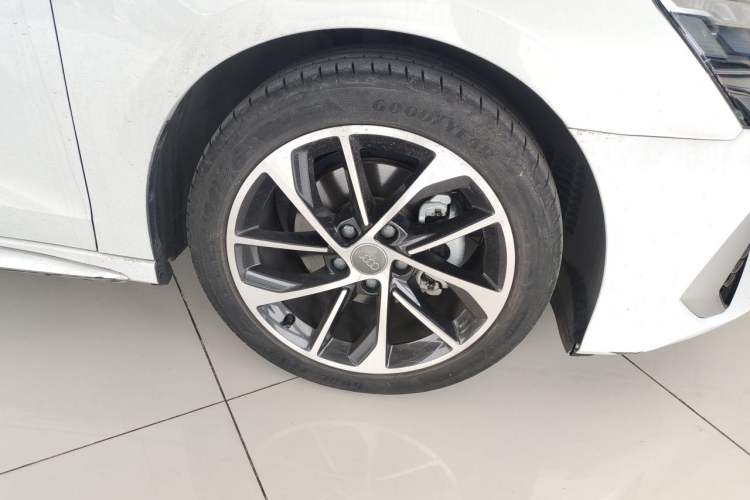 Used Audi A3 2021 Sportback 35 TFSI Advanced Sport Edition Right Front Wheel Hub