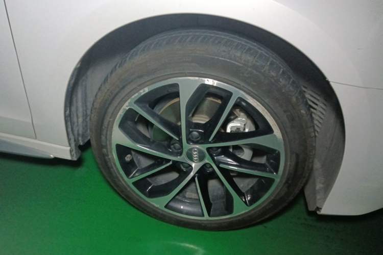 Used Audi A3 2021 Sportback 35 TFSI Advanced Sport Edition Right Front Wheel Hub