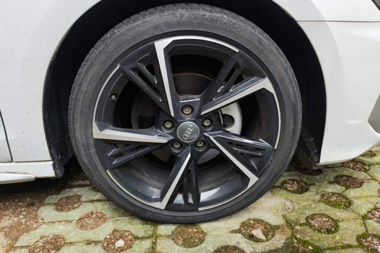 Used Audi A3 2021 Sportback 35 TFSI Fashionable Sports Model Right Front Wheel Hub