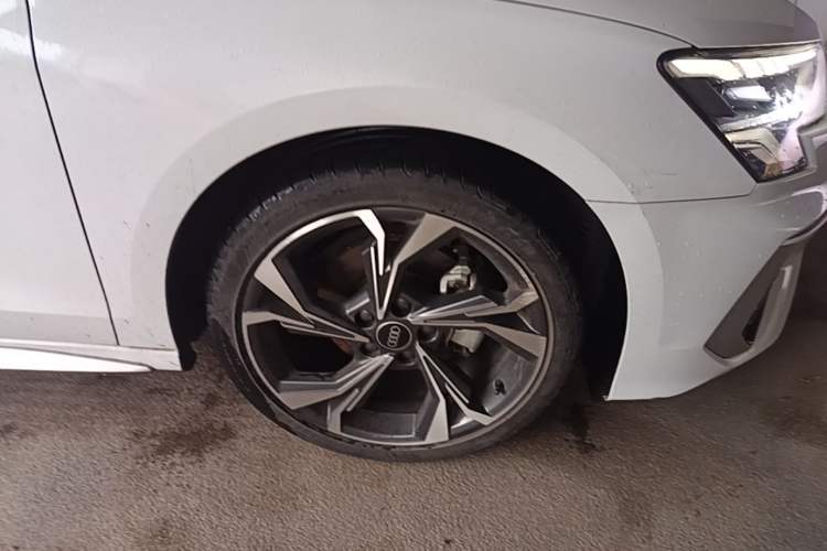 Used Audi A3 2021 Sportback 35 TFSI Luxury Sports Model Right Front Wheel Hub