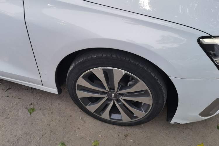 Used Audi A3 2021 Sportback 35 TFSI Ambition Style Edition Right Front Wheel Hub