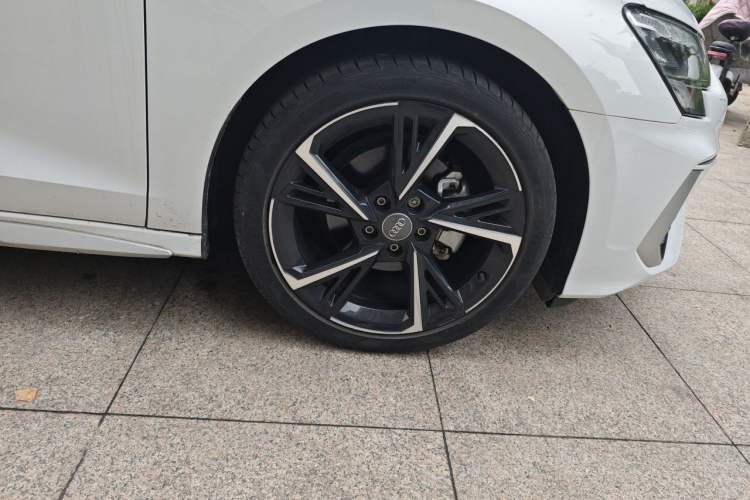 Used Audi A3 2021 Sportback 35 TFSI Fashionable Sports Model Right Front Wheel Hub