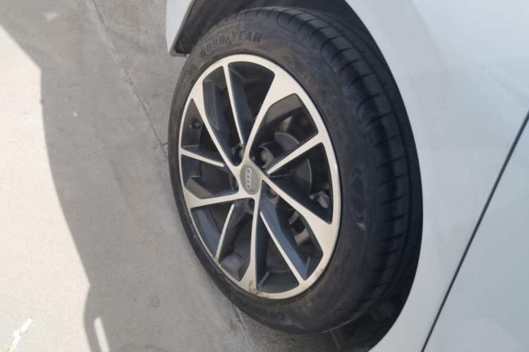 Used Audi A3 2021 Sportback 35 TFSI Advanced Sport Edition Right Rear Wheel Hub