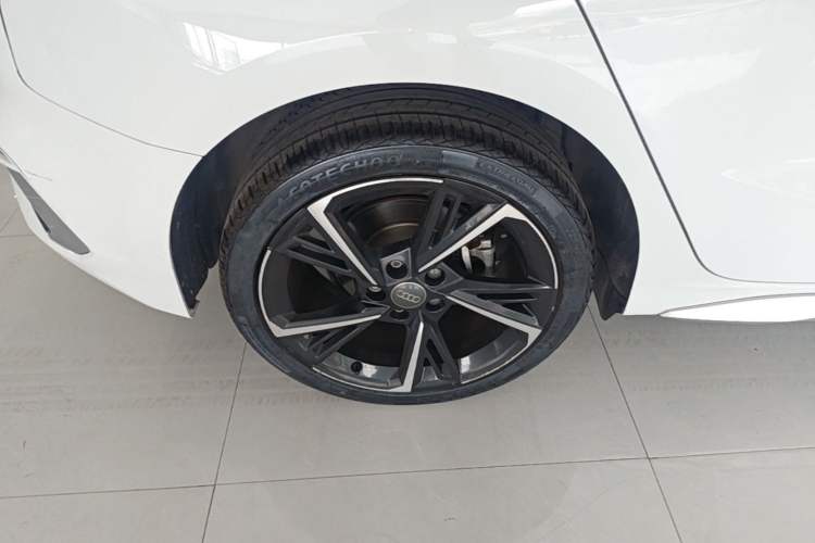 Used Audi A3 2021 Sportback 35 TFSI Fashionable Sports Model Right Rear Wheel Hub