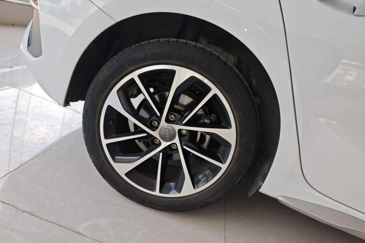 Used Audi A3 2021 Sportback 35 TFSI Advanced Sport Edition Right Rear Wheel Hub