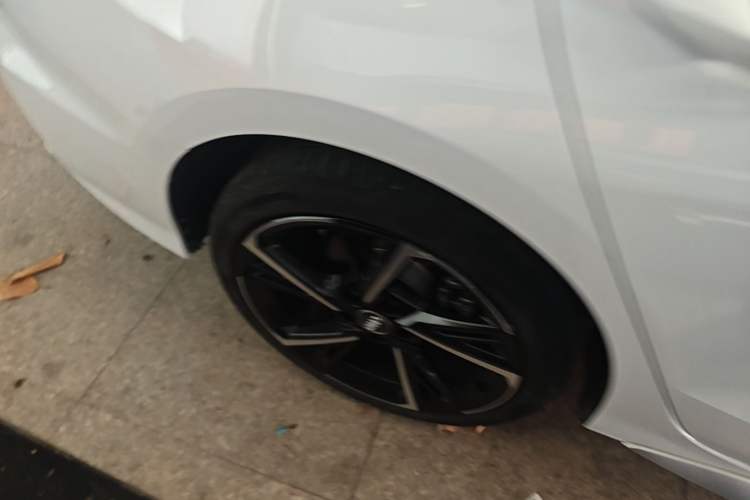 Used Audi A3 2021 A3L Limousine 35 TFSI Fashion Sport Model Right Rear Wheel Hub