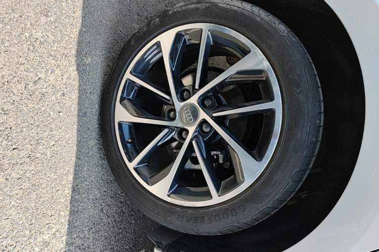 Used Audi A3 2021 Sportback 35 TFSI Advanced Sport Edition Right Rear Wheel Hub
