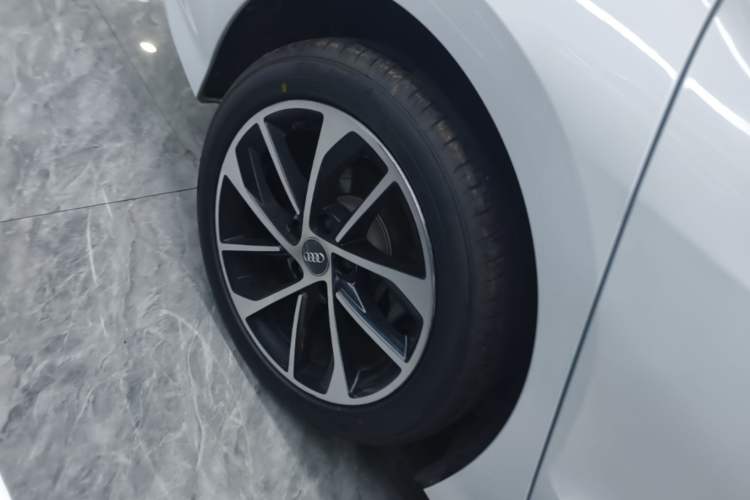 Used Audi A3 2021 A3L Limousine 35 TFSI Progressive Sport Edition Right Rear Wheel Hub