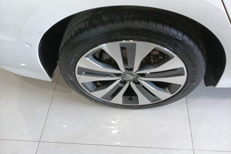 Used Audi A3 2021 A3L Limousine 35 TFSI Ambition Style Edition Right Rear Wheel Hub