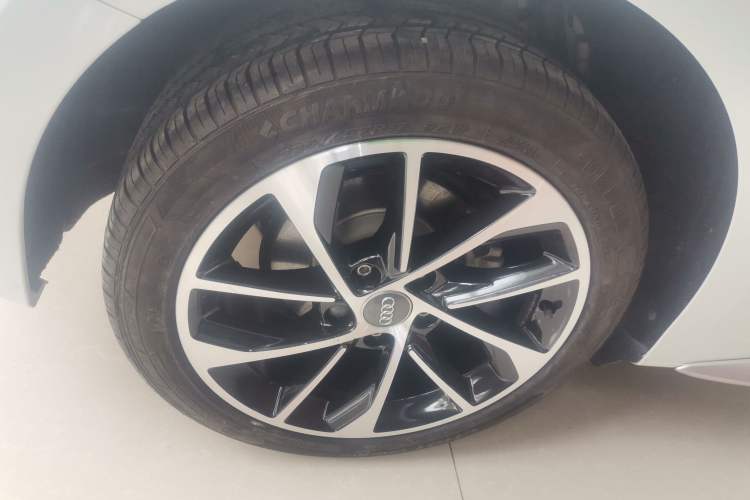 Used Audi A3 2021 Sportback 35 TFSI Advanced Sport Edition Right Rear Wheel Hub