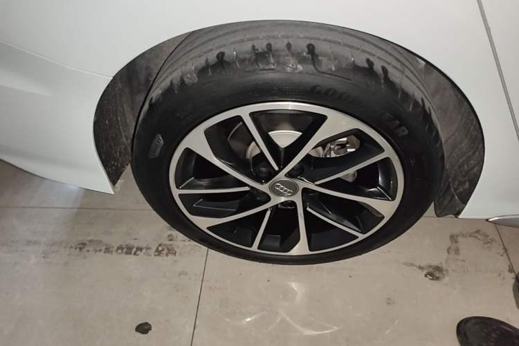 Used Audi A3 2021 A3L Limousine 35 TFSI Progressive Sport Edition Right Rear Wheel Hub