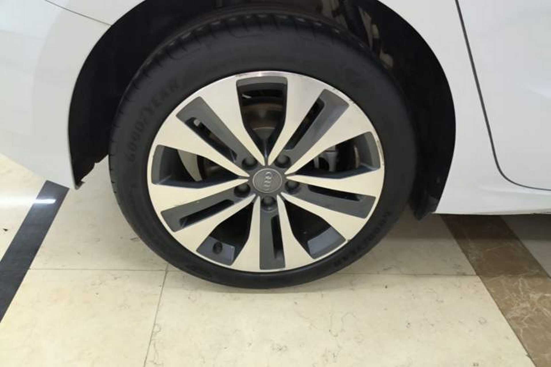 Used Audi A3 2021 Sportback 35 TFSI Ambition Style Edition Right Rear Wheel Hub