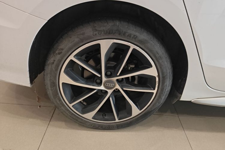 Used Audi A3 2021 A3L Limousine 35 TFSI Progressive Sport Edition Right Rear Wheel Hub