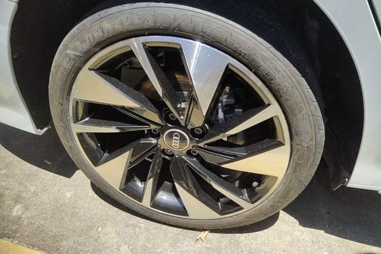 Used Audi A3 2021 A3L Limousine 35 TFSI Fashion Sport Model Right Rear Wheel Hub