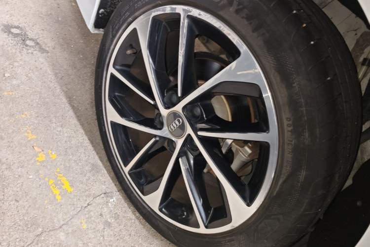 Used Audi A3 2021 A3L Limousine 35 TFSI Progressive Sport Edition Right Rear Wheel Hub