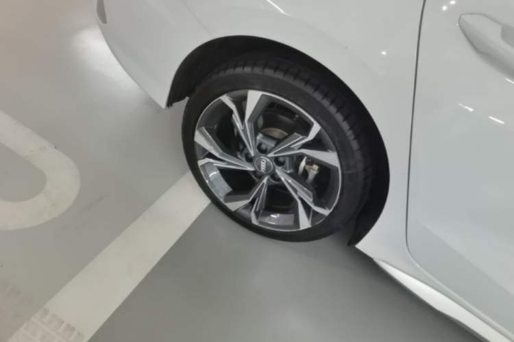 Used Audi A3 2021 A3L Limousine 35 TFSI Luxury Sport Edition Right Rear Wheel Hub