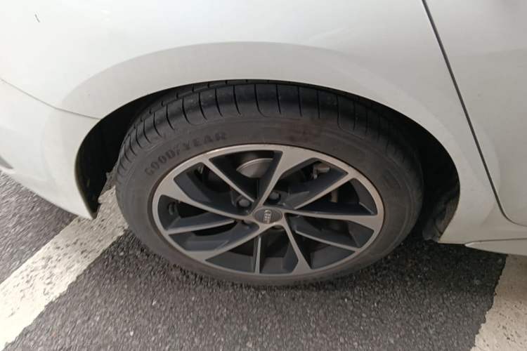 Used Audi A3 2021 Sportback 35 TFSI Advanced Sport Edition Right Rear Wheel Hub