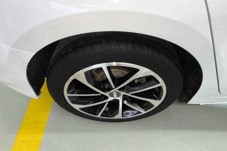 Used Audi A3 2021 Sportback 35 TFSI Advanced Sport Edition Right Rear Wheel Hub