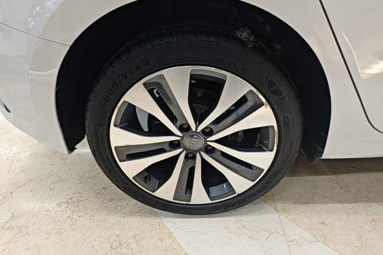 Used Audi A3 2021 Sportback 35 TFSI Ambition Style Edition Right Rear Wheel Hub