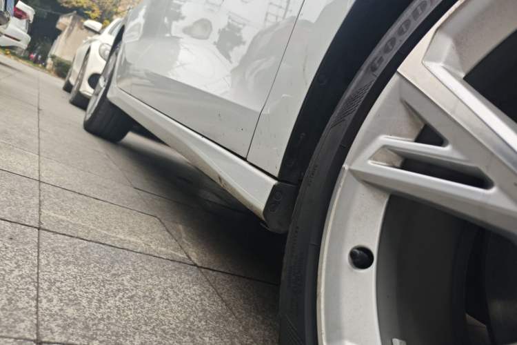 Used Audi A3 2021 Sportback 35 TFSI Stylish and Elegant Model Right Side Sill