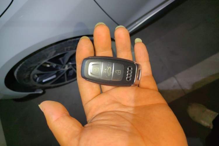 Used Audi A3 2021 Sportback 35 TFSI Advanced Sport Edition Vehicle Key