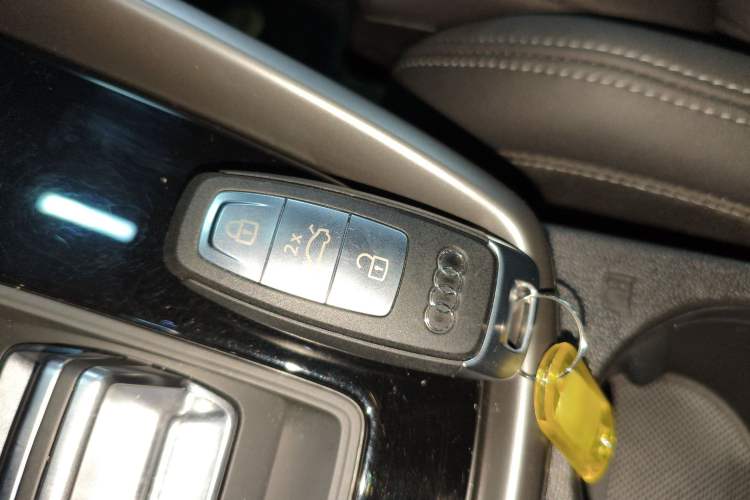 Used Audi A3 2021 A3L Limousine 35 TFSI Fashionable and Elegant Model Vehicle Key