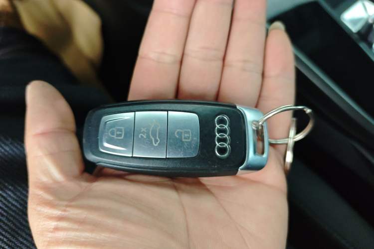 Used Audi A3 2021 Sportback 35 TFSI Advanced Sport Edition Vehicle Key
