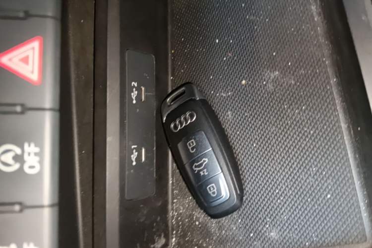 Used Audi A3 2021 Sportback 35 TFSI Advanced Sport Edition Vehicle Key