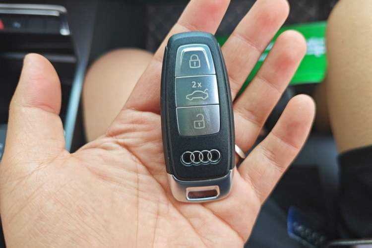 Used Audi A3 2021 Sportback 35 TFSI Advanced Sport Edition Vehicle Key