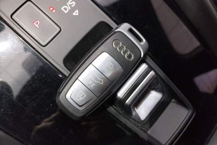 Used Audi A3 2021 A3L Limousine 35 TFSI Fashionable and Elegant Model Vehicle Key