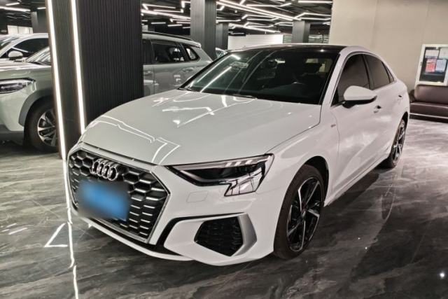 Audi A3 2021 A3L Limousine 35 TFSI Fashion Sport Model مستعملة