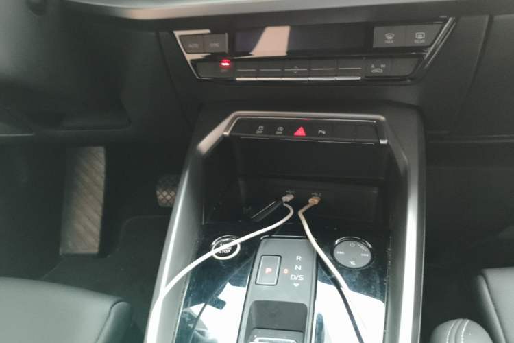 Used Audi A3 2022 Sportback 35 TFSI Fashionable Sports Model Audio And AC Panel