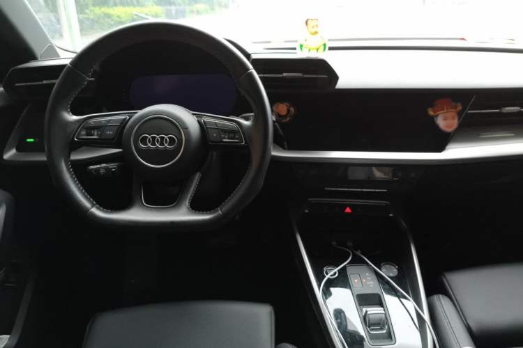 Used Audi A3 2022 Sportback 35 TFSI Fashionable Sports Model Center Console