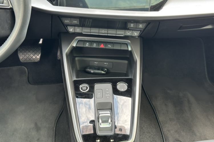 Used Audi A3 2022 Sportback 35 TFSI Fashionable Sports Model Gear Lever