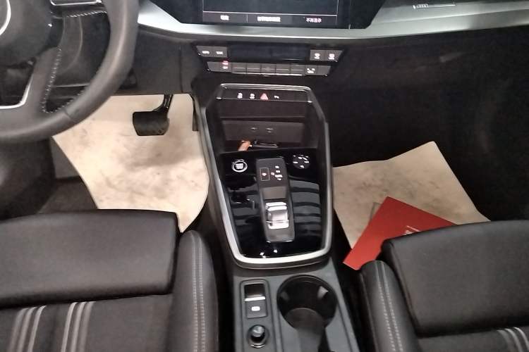 Used Audi A3 2022 Sportback 35 TFSI Fashionable Sports Model Gear Lever
